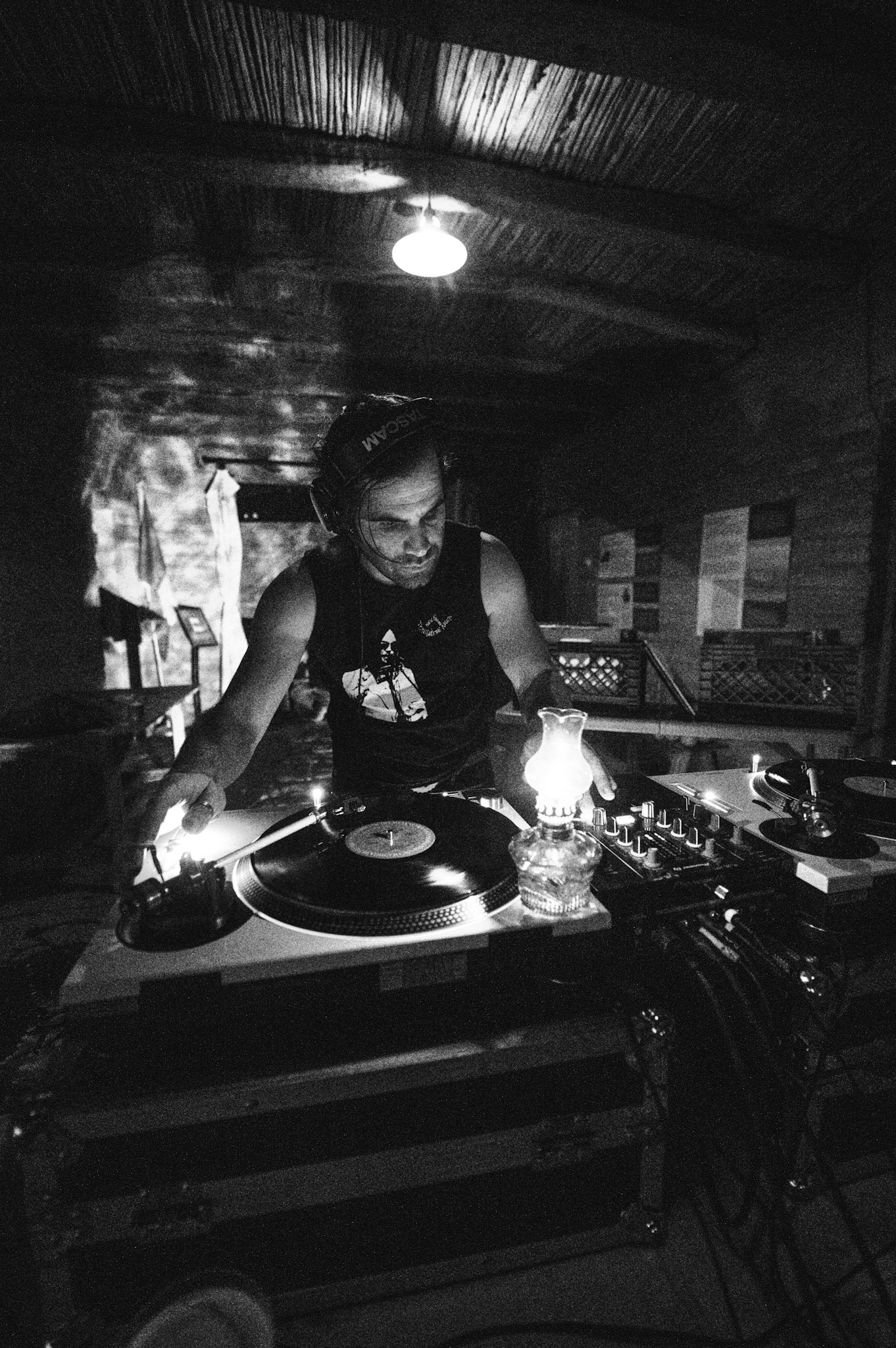 Sugar Pig - DJ playing vinyl at Brandylion's Territorial Patio